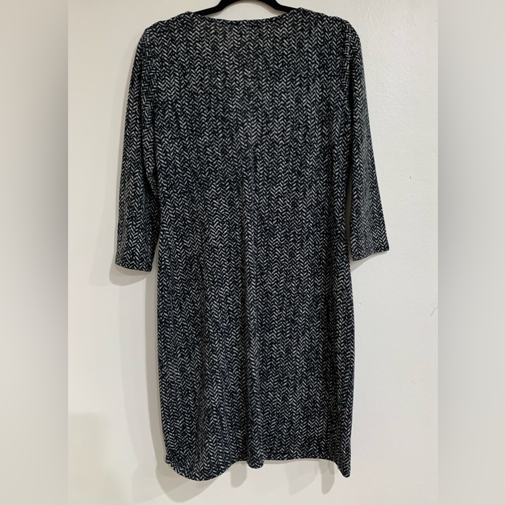 Black White Pattern Cowl Neck Lightweight Dress W/ Fringe Detail Size M Stretch - Picture 2 of 6